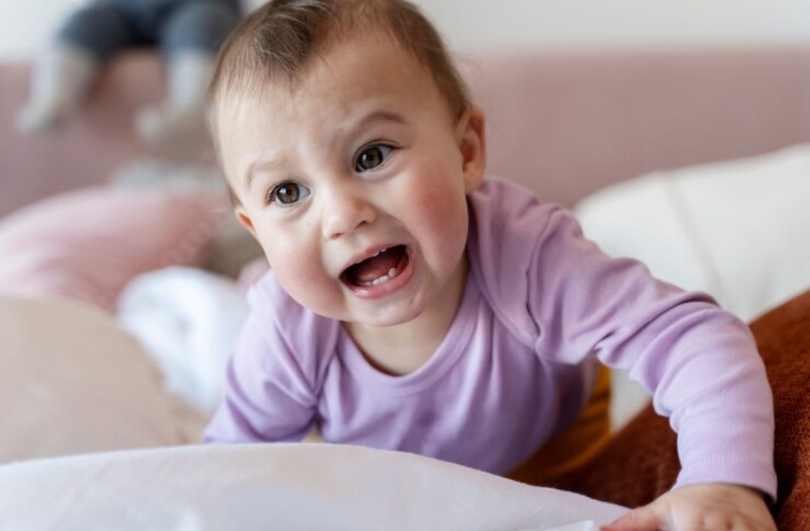 Signs and Symptoms of Milk Teeth Eruption in Babies